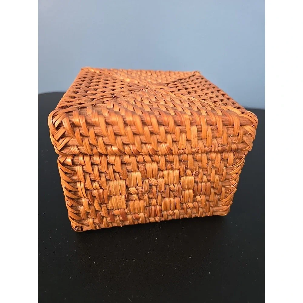 Handmade Straw Woven Storage Basket with Lid‎ Makeup Gift  Organizer Storage Box